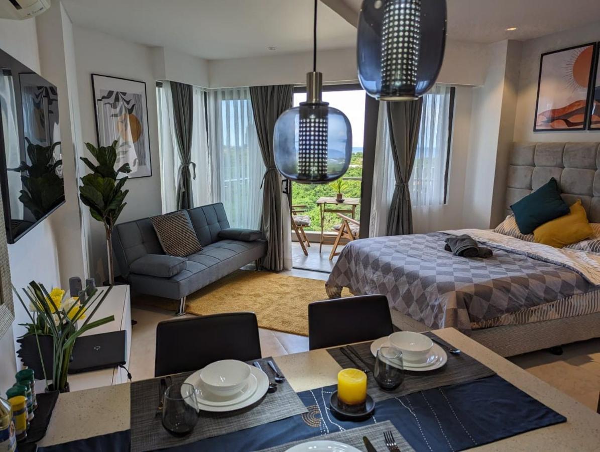 Dominiks Stylish Resort Gem Ocean View Pool Queen Bed At Tambuli 8 Floor Fast Wifi Мактан Екстер'єр фото