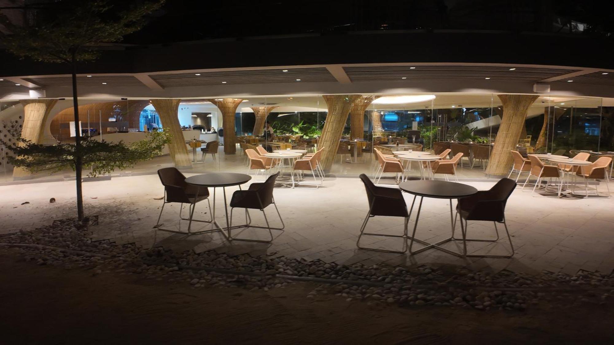 Dominiks Stylish Resort Gem Ocean View Pool Queen Bed At Tambuli 8 Floor Fast Wifi Мактан Екстер'єр фото