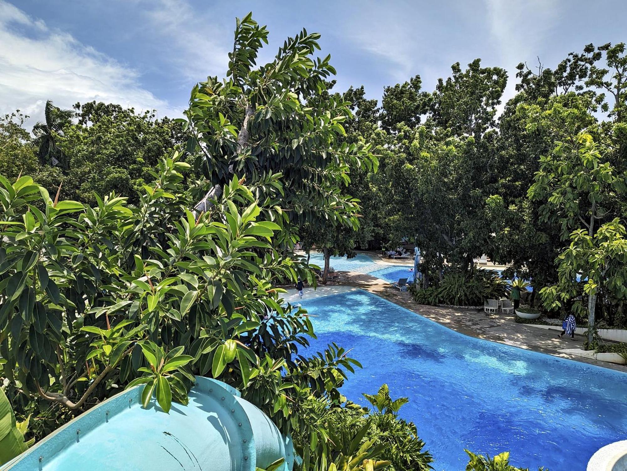 Dominiks Stylish Resort Gem Ocean View Pool Queen Bed At Tambuli 8 Floor Fast Wifi Мактан Екстер'єр фото