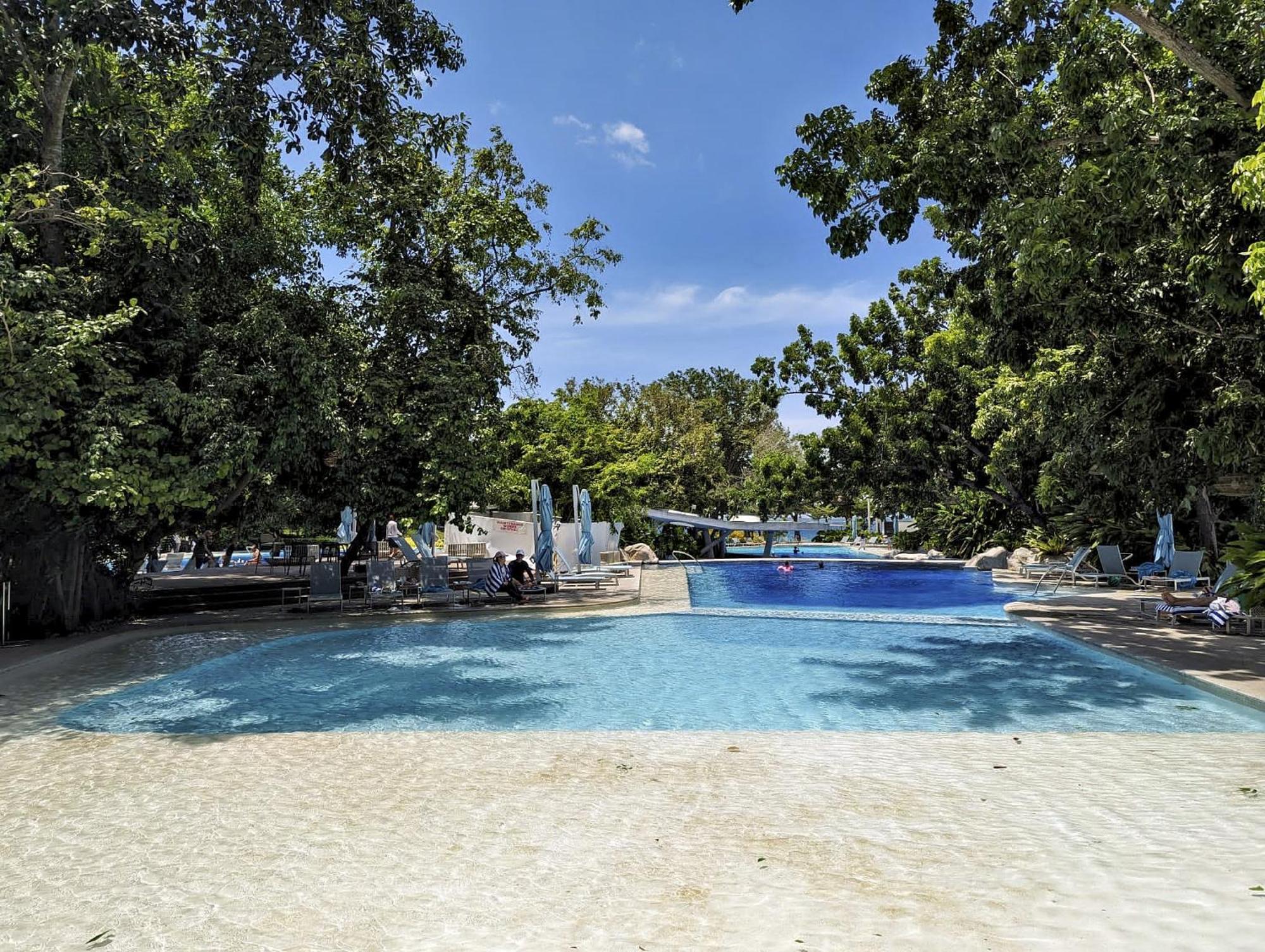 Dominiks Stylish Resort Gem Ocean View Pool Queen Bed At Tambuli 8 Floor Fast Wifi Мактан Екстер'єр фото
